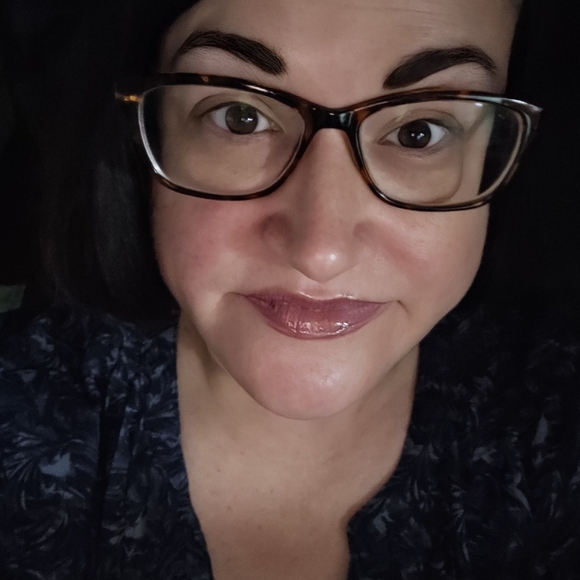 Meet your Posher, Katie - Picture 1 of 1